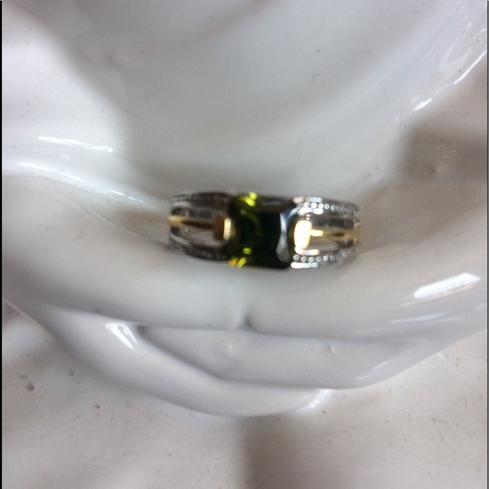 Lady’s ring